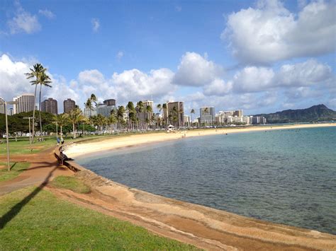 The unit is directly facing Ala Moana park and ocean view. . Hm ala moana